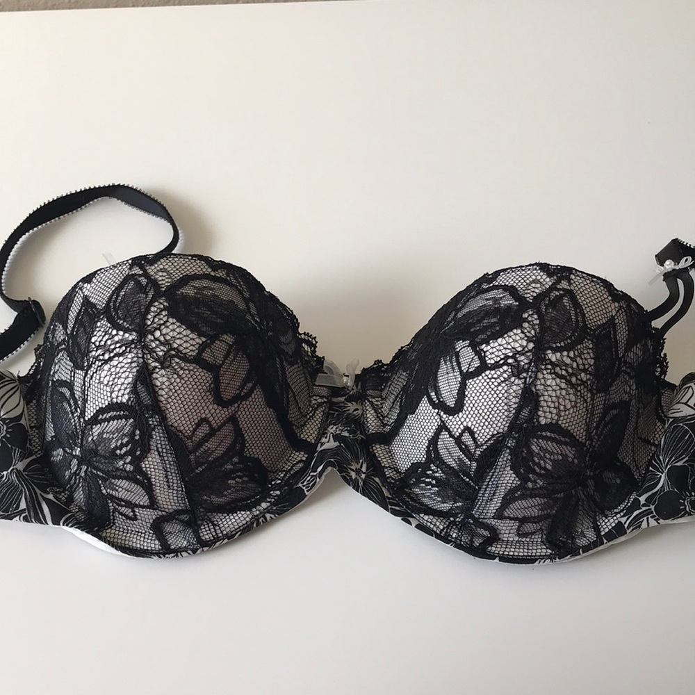Victoria secret’s designer Bra 34B